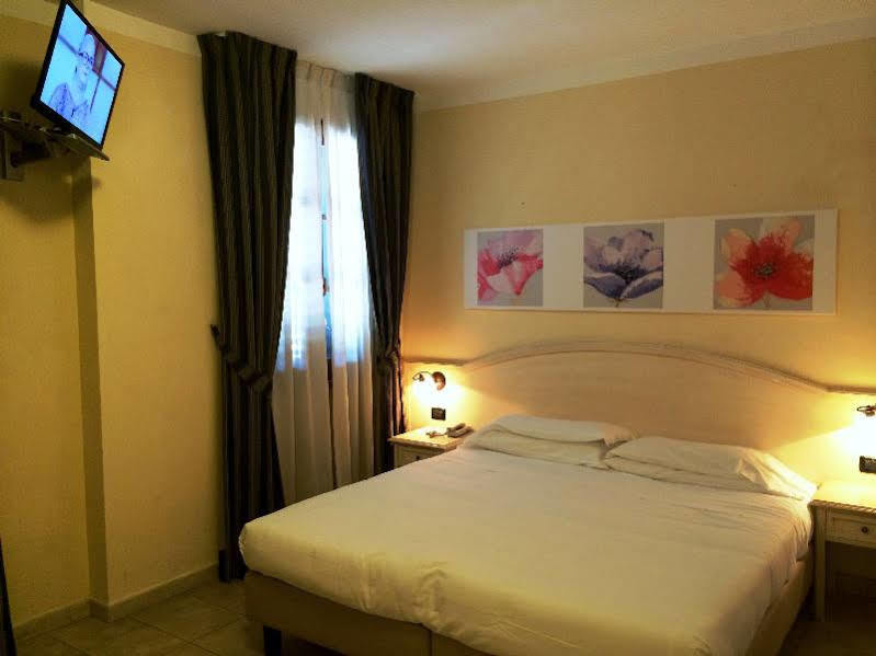Hotel Sextum Bientina Eksteriør bilde